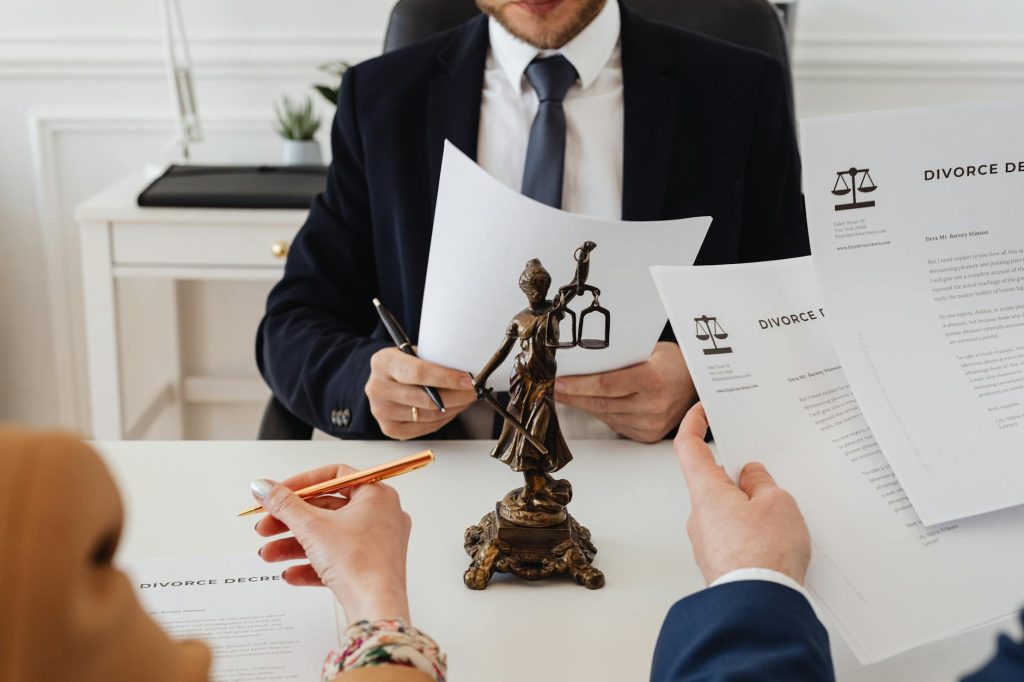Tată Biologic vs Tată Legal Ghid Esențial Dreptul Românesc