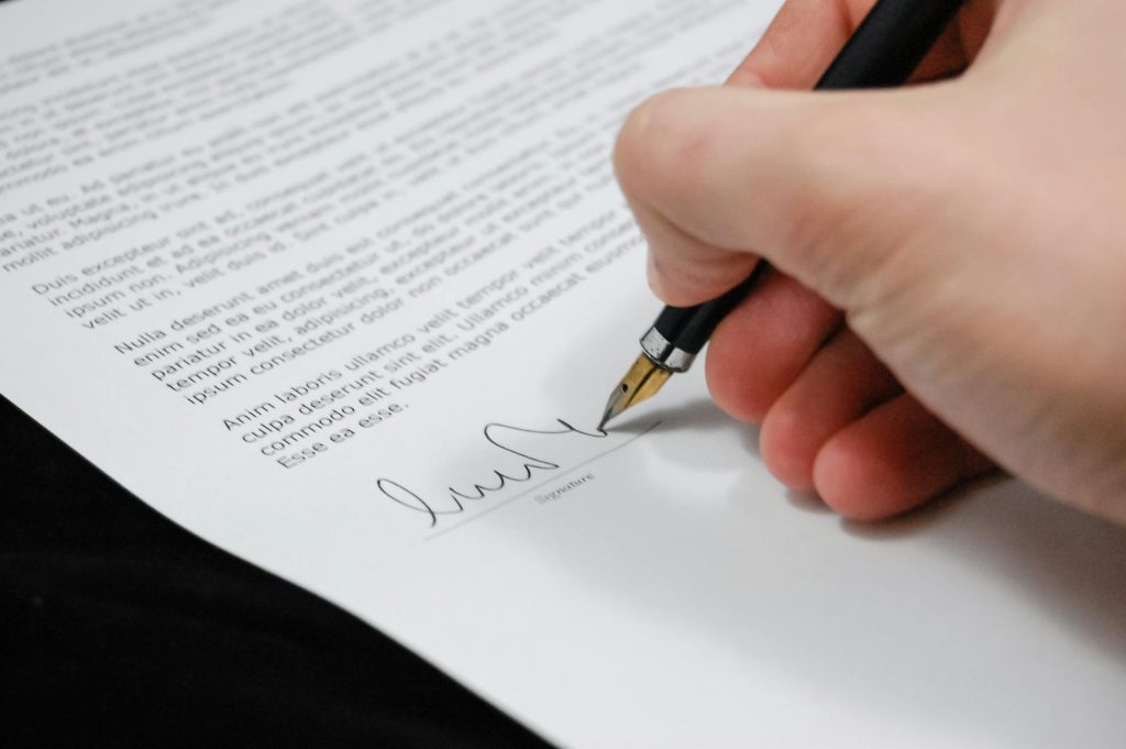 Garanții în Contracte Comerciale Ghid Juridic România