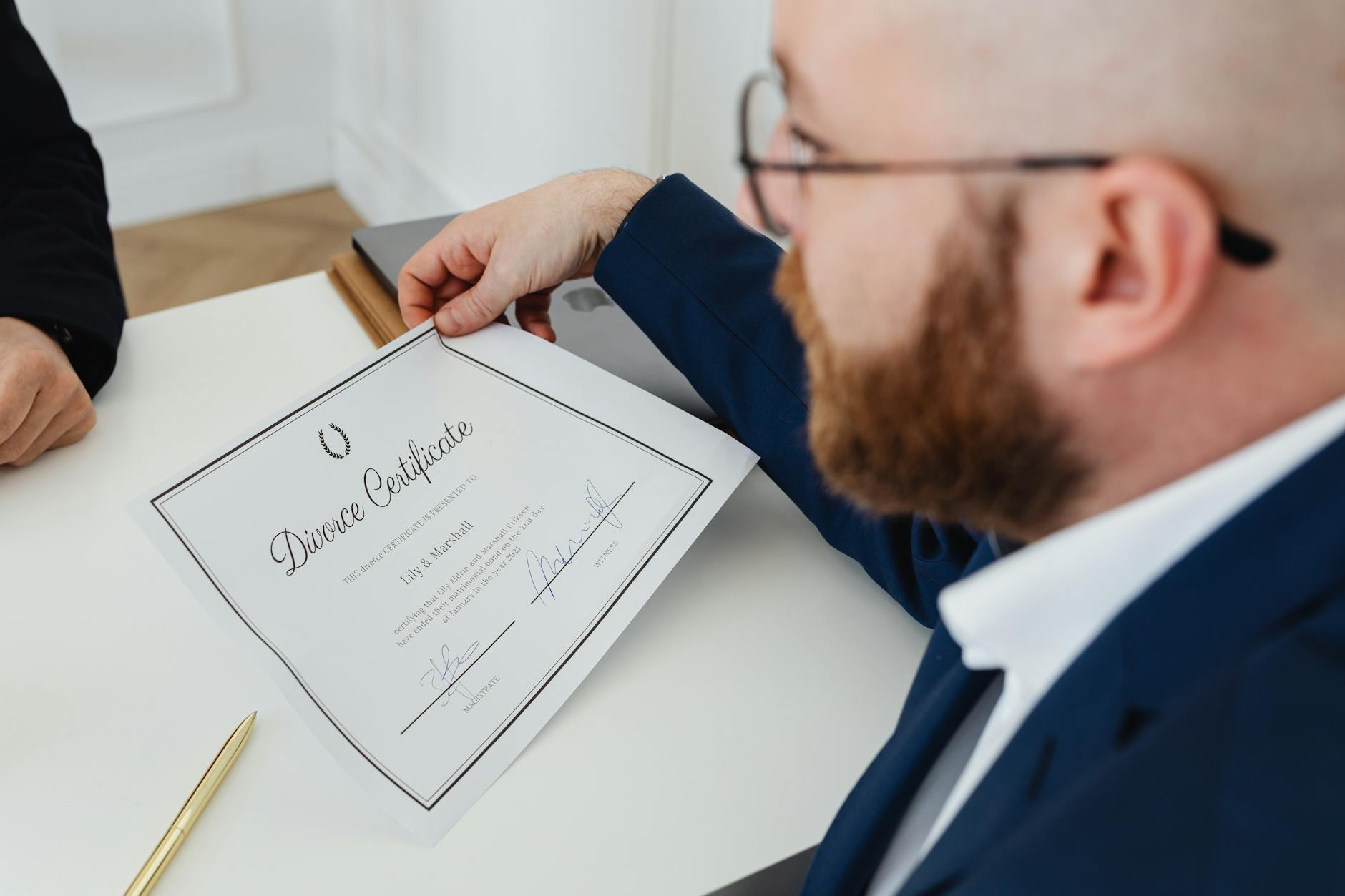 Certificat de Moștenitor Ghid Legal pentru Firme și Profesioniști