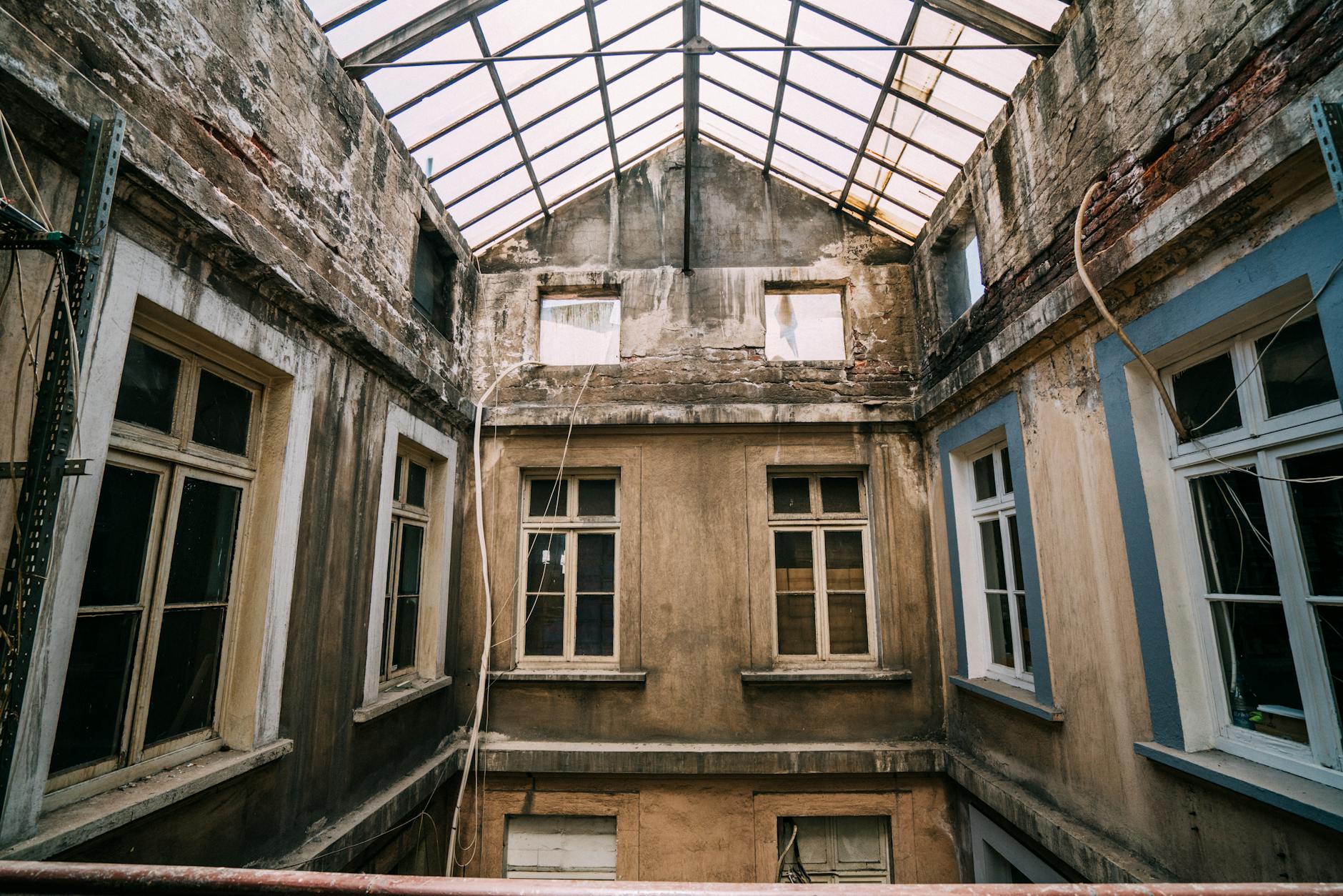cover image 828